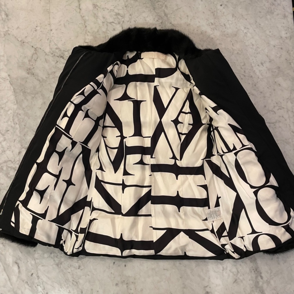 Valentino insulated jacket with fur collar - Size 2 - Picture 10 of 14